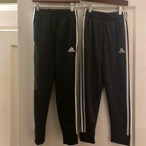 2 pair Adidas Boys joggers size S (8)